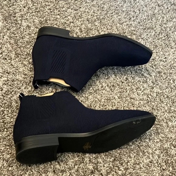 NWOT VIVAIA Sleek Blue Ankle Boots with Elastic Panels - Picture 4 of 7